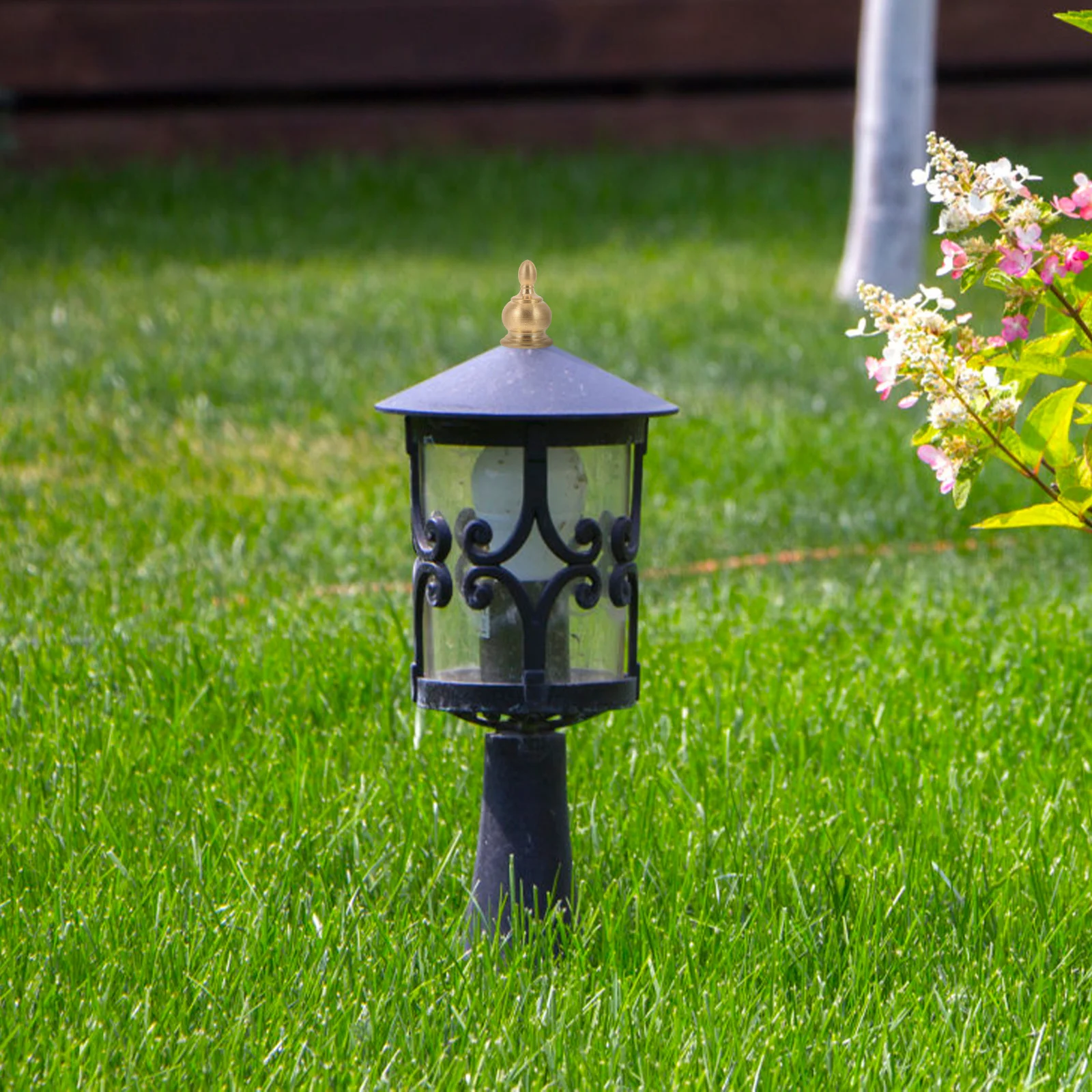 

2Pcs Copper Lamp Finial Cap Knob Decorative Round Head Threaded Fast Installation Lamp Shade Holder for Table Lamps