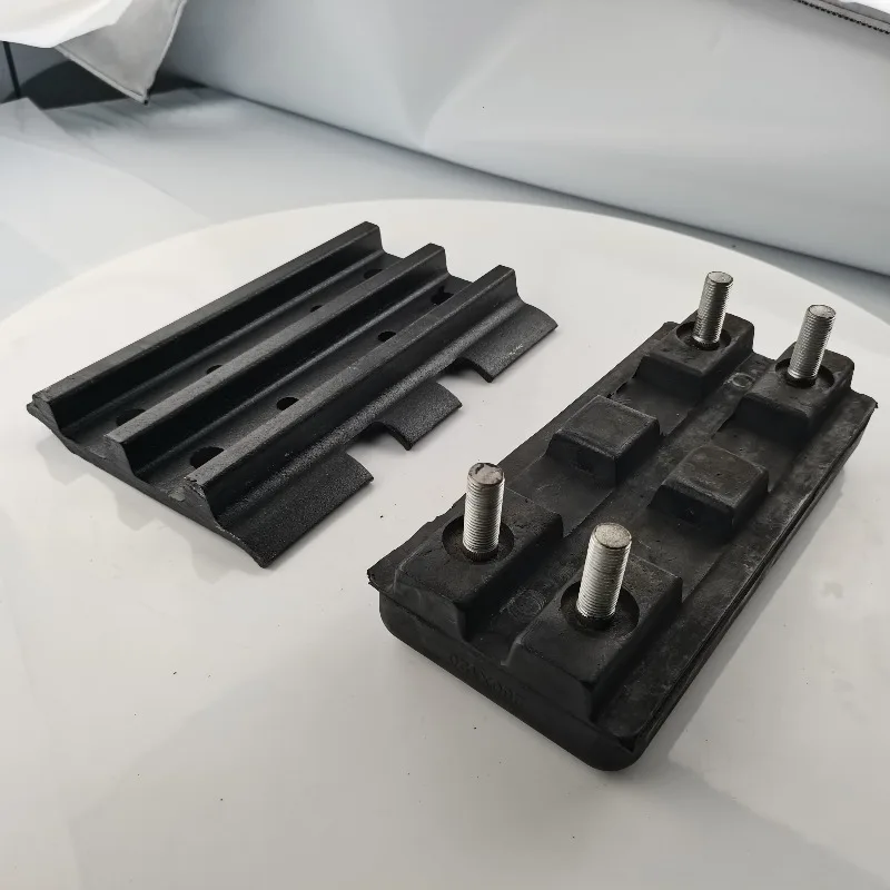 Factory hot sales in 20262411111  2102696 W120F W1000F W1900 W200 Milling Machine 260mm Rubber Track Pads