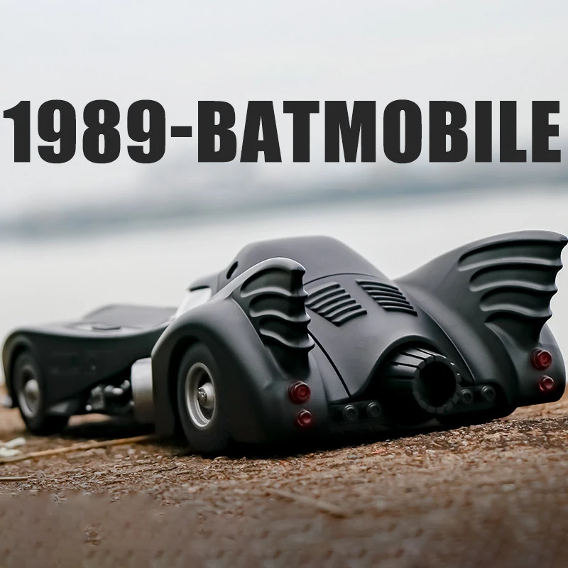 1:24 Batmobile Bat 1989 Alloy Model Car Toy Diecasts Metal Casting Sound and Light Pull Back Car Toys For Children Vehicle