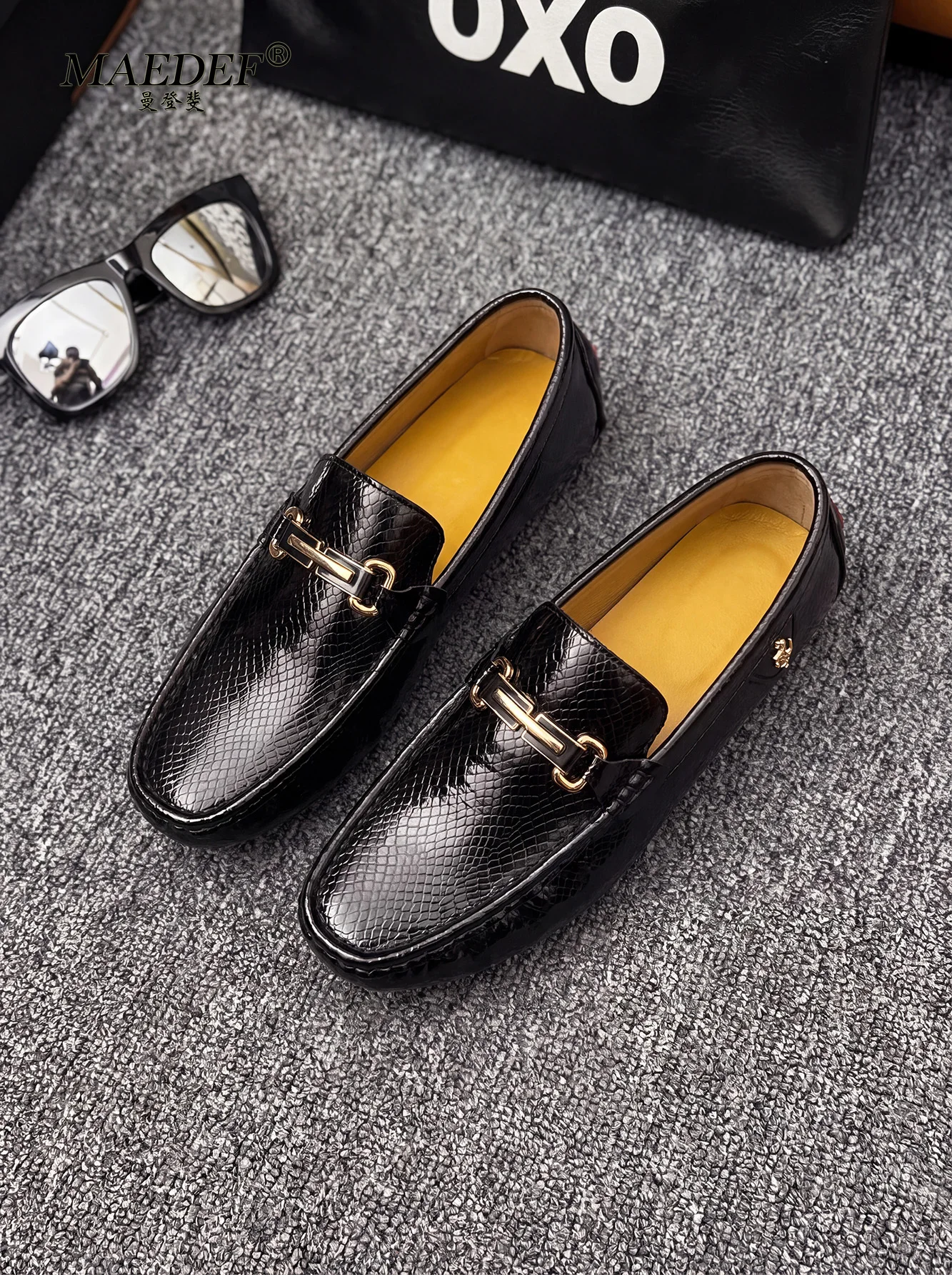 2026 New Men's Summer Shoes Loafers Outdoor Anti-slip Comfort Soft Sole Men Breathable Flat Driving Shoes Classic Casual Loafers