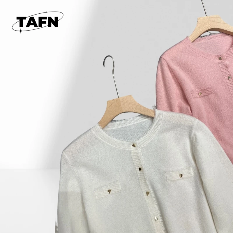 24 Luksusowy damski sweter w stylu europejskim, kaszmirowy, ciepły, uliczny, wysokiej jakości, wygodny, klasyczny AC3010