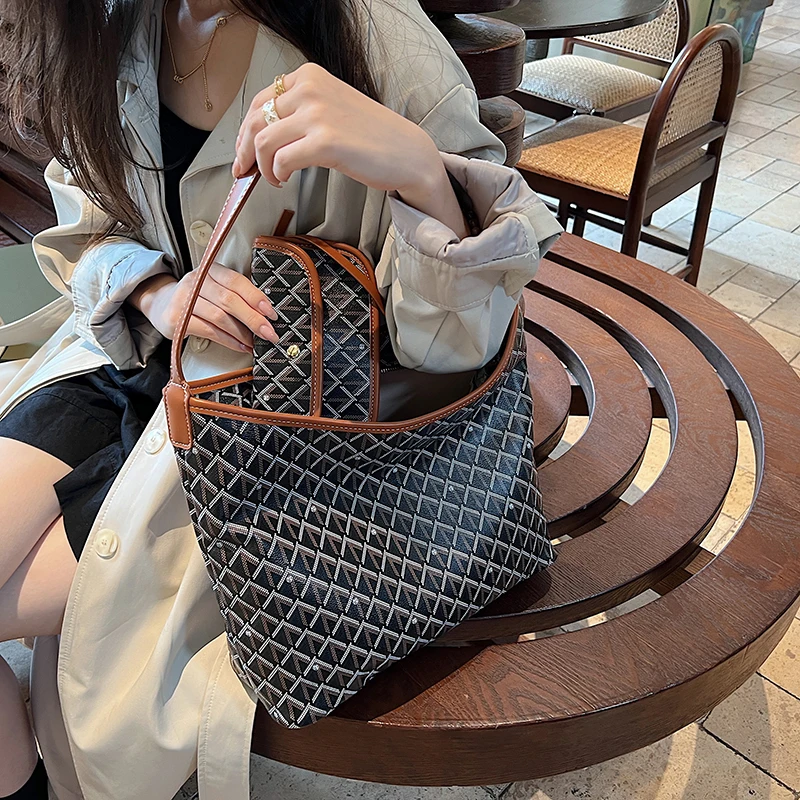 

Fashion Leather Tote Bag for Women 2025 Trend Female Simple Large High Capacity Shoulder Bag Women Handbags Messenger Bags