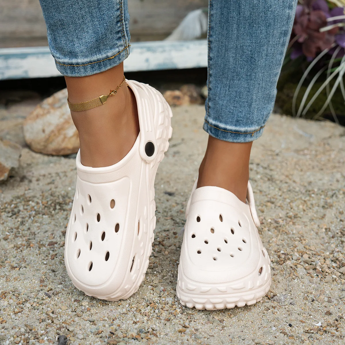 Women Hot Sale EVA Soft Sole Clogs Summer Outdoor Beach Water Shoes Quick Dry Non Slip Casual Men Couple Universal Sandals