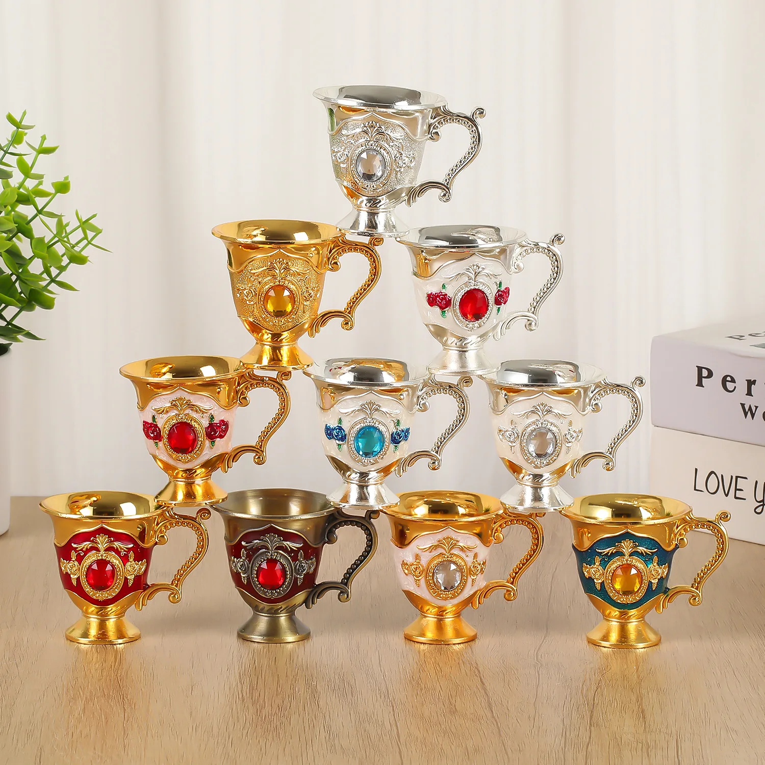 

Ornate Gem Inlaid Alloy Wine Cup European Fashion Metal Shot Glass Classical Home Barware Various Patterns Available