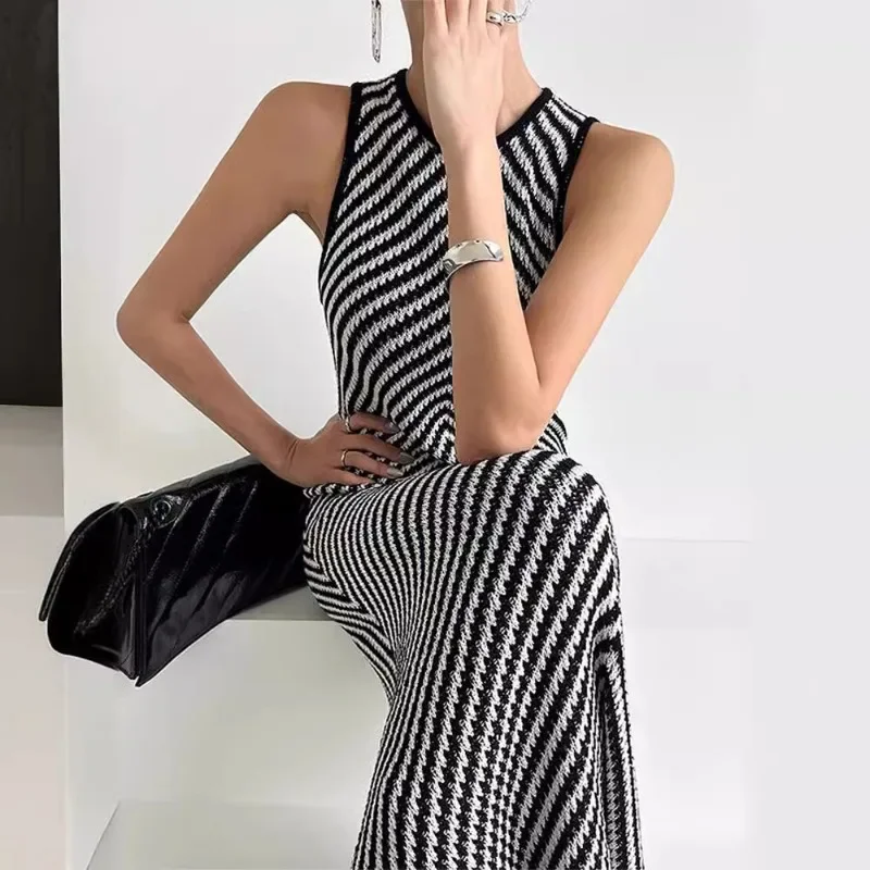 

Summer Chic High-end Round Neck Striped Color Block Bodycon Sleeveless Knitted Dress From Korea