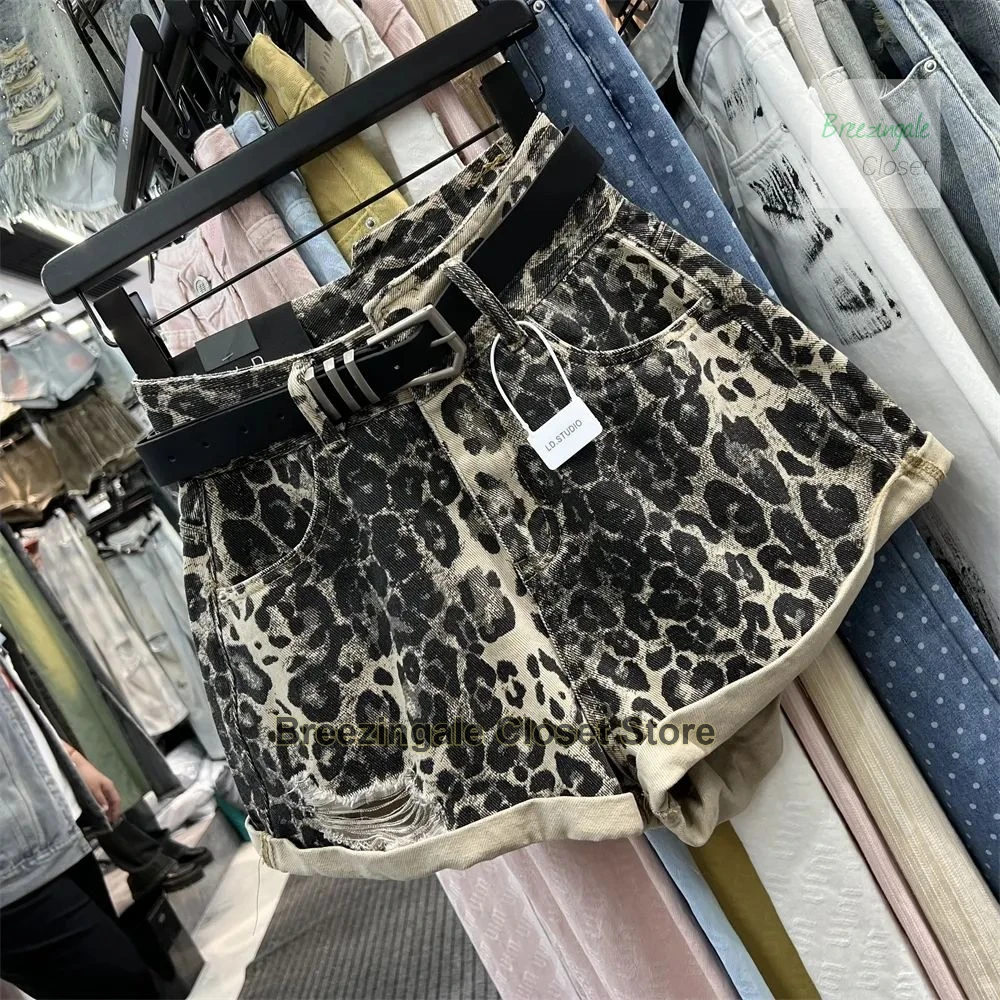 Korean-style high-waist beaded leopard print denim shorts for women's summer new loose niche fashion design temperament shorts.