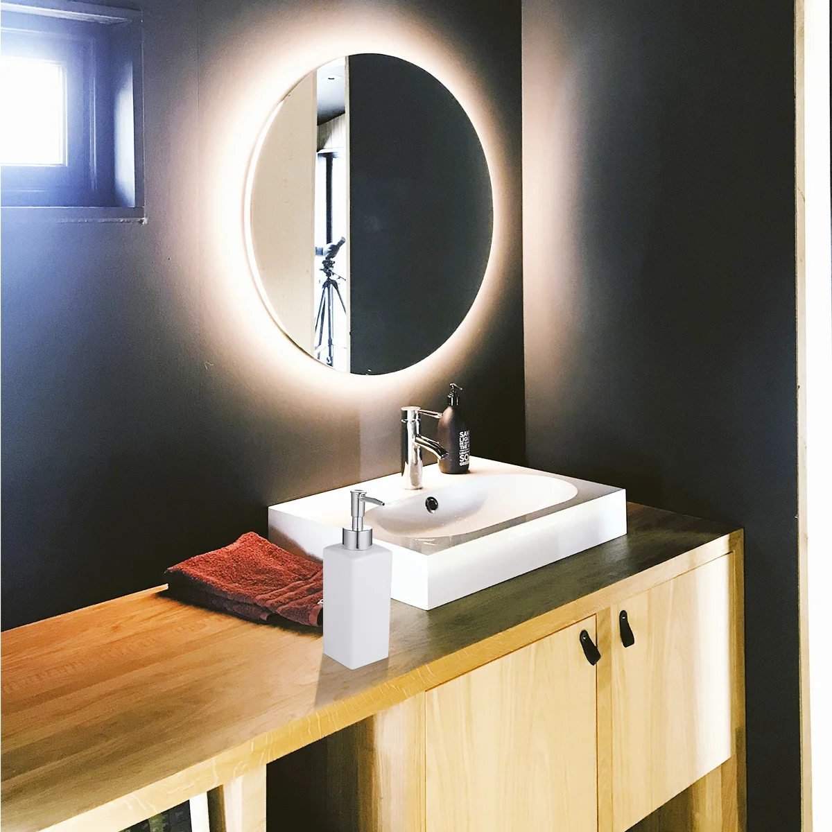 1Pcs 350ml Refillable Lotion Bottle Premium Material Simple Operation Aesthetic Design Suitable Home Hotel Travel Storage