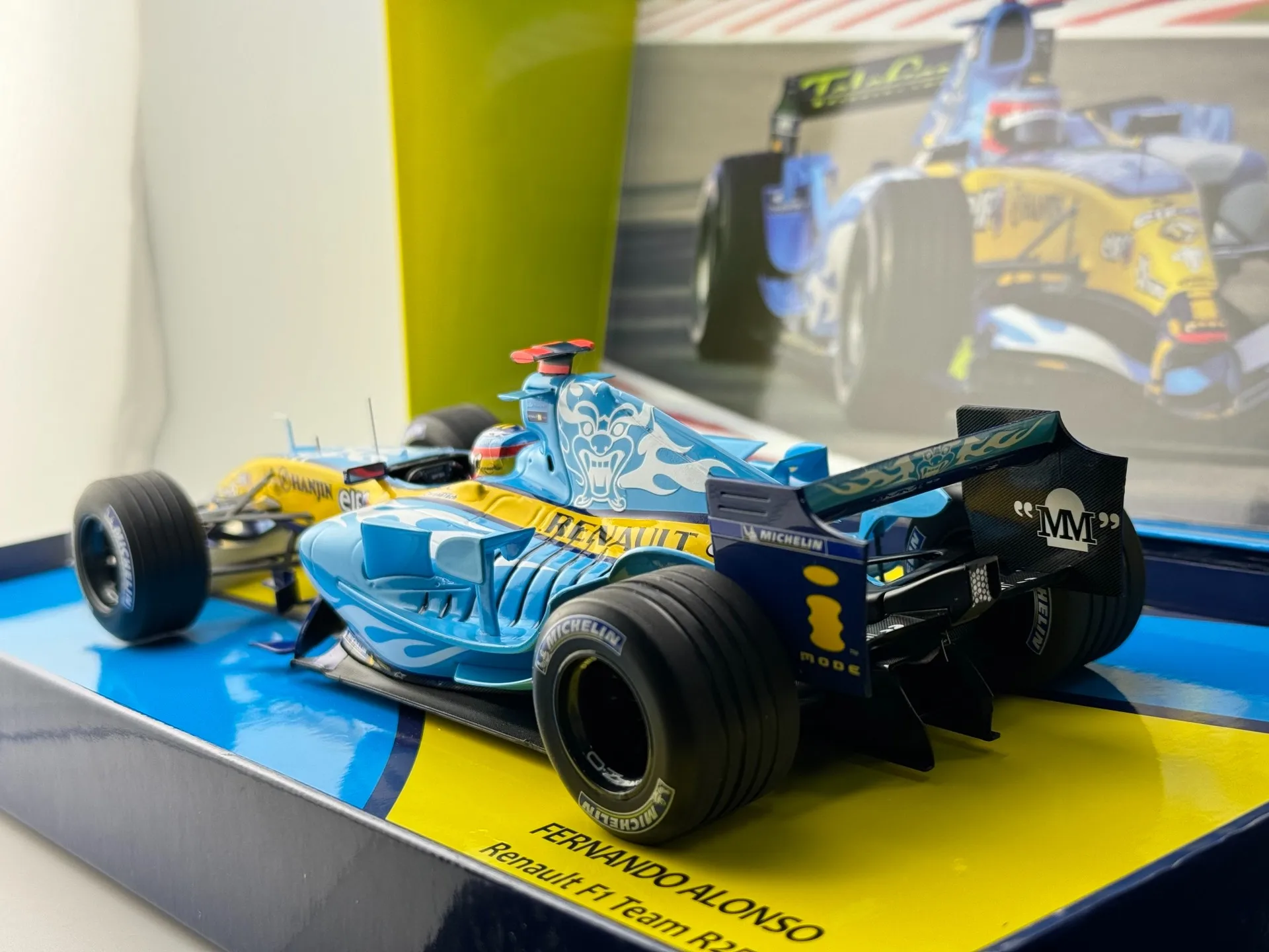 โมเดลรถเหล็กหล่อไดแคสต์ มินิแชนป์ส สเกล 1/18 เรโนลต์ ฟอร์มูล่า 1 รุ่น R25 ของสะสม ของเล่น ของที่ระลึก ของตกแต่ง