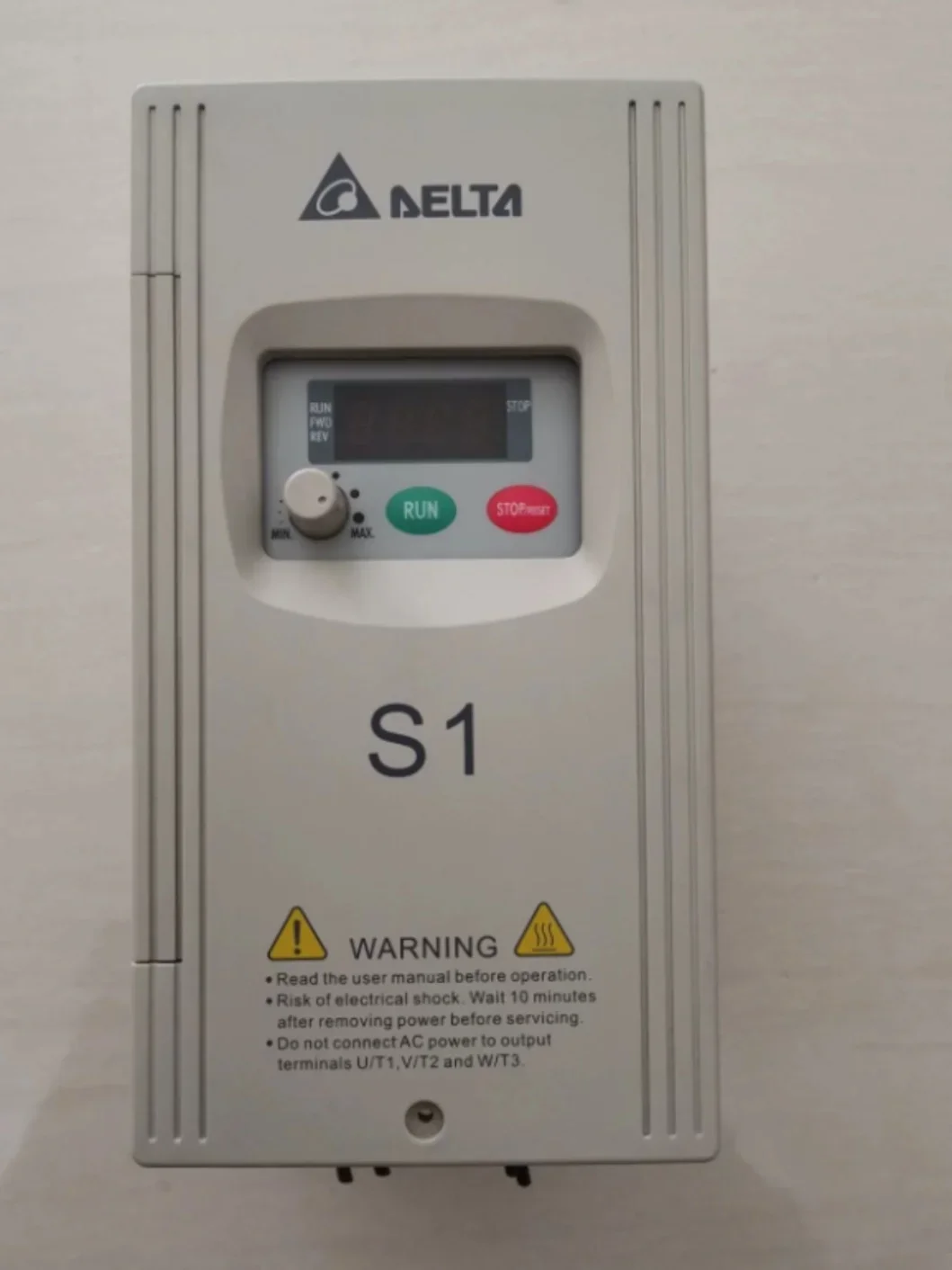 Inversor Delta DELTA serie VFD-S VFD002/004/007S11A/S21A original y genuino