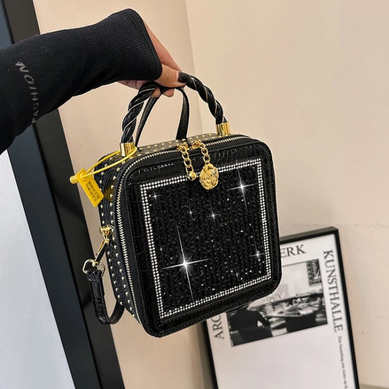 

2024 New Women's Small Square Bag Heavy Industry Zipper Fashionable Colorful Crossbody Bag Design Splicing Shiny Shoulder Bag