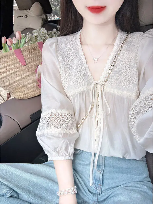

Unique Beautiful V-Neck Hollow out Shirt Korean Style Loose Fit Long Sleeve UV Protection Spring 2026 New Arrival Women's Top