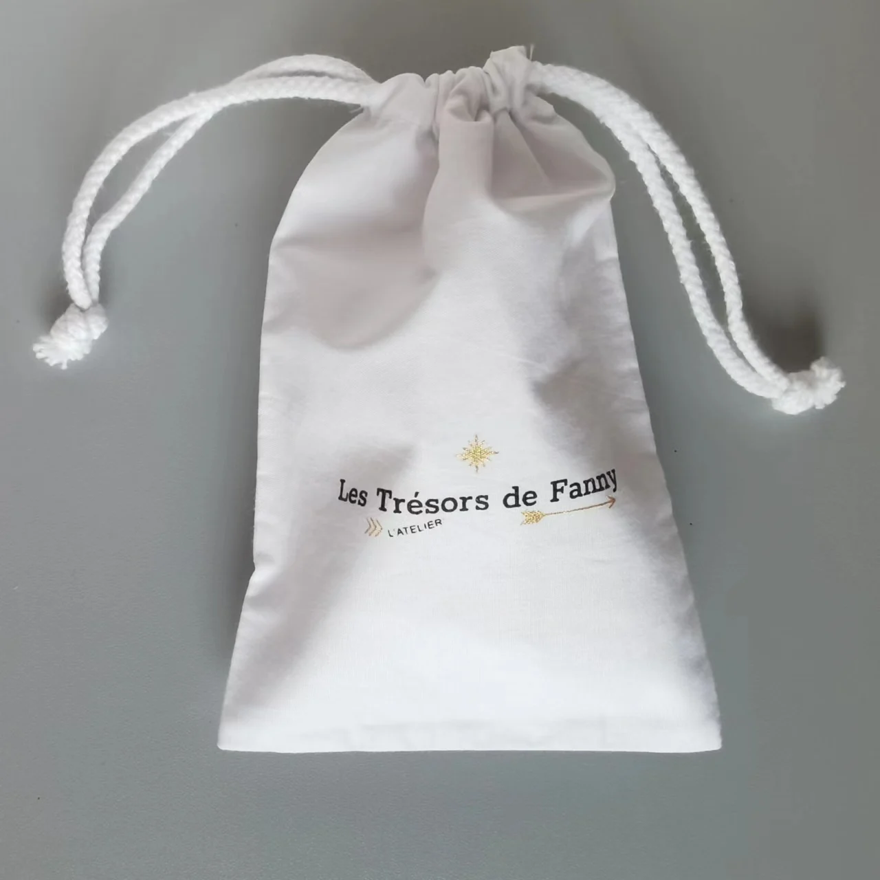 

50pcs White Cotton Gift Pouch Jewelry Packaging Cloth Drawstring Bag Makeup Wedding Storage Candy Gift Bags Print Logo Wholesale