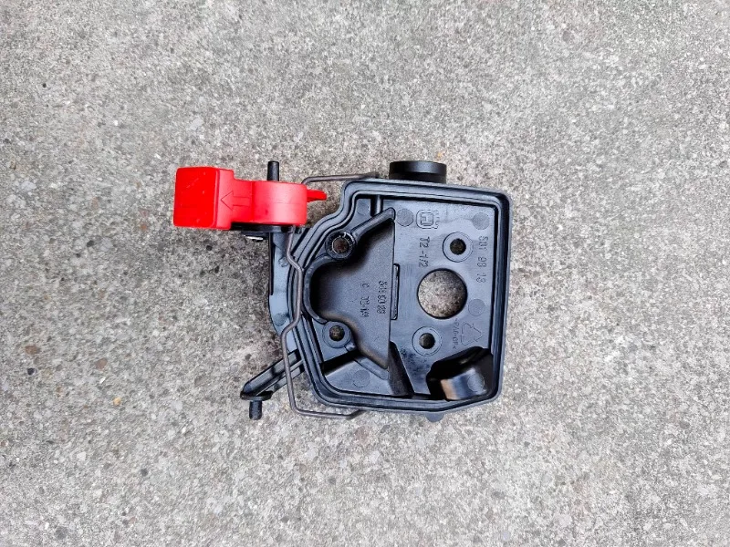 

Original Fushihua 445/450 chainsaw air filter seat and shut-off switch