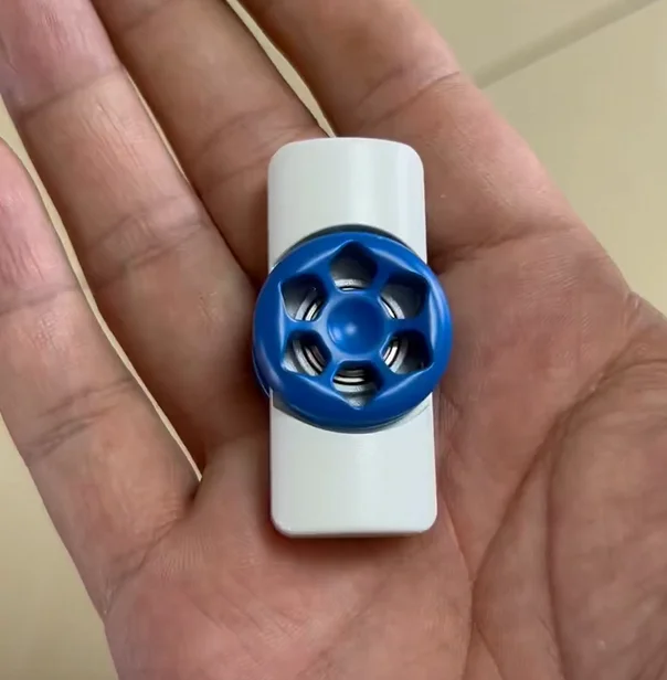 Used EDC Yibai EDC woven pattern Timascus cross bone thick style fidget spinner metal decompression toy
