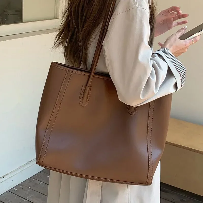 

Retro Brown Large Capacity Bag Versatile Tote Bag Fashionable Shoulder Casual Commuting Bag Women 2024 Autumn New Style