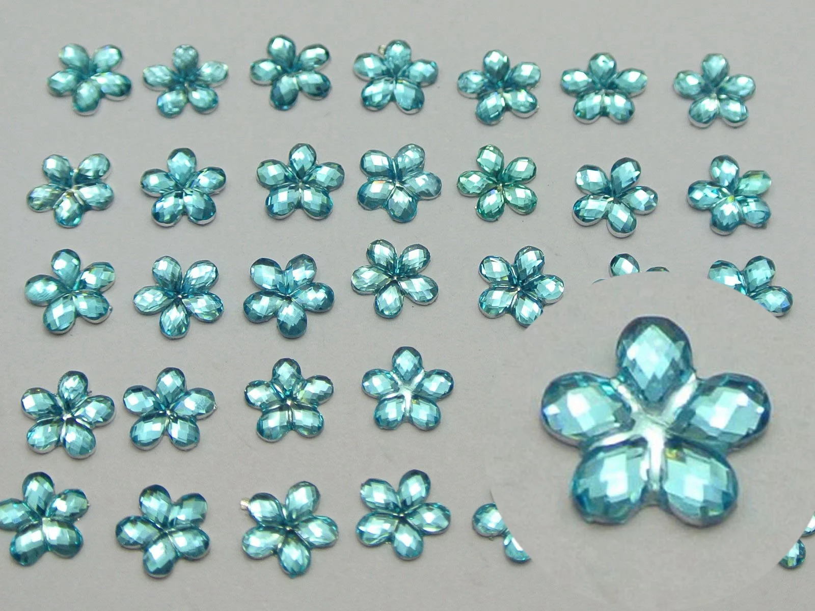 1000 gemme di strass fiore sfaccettato Flatback acrilico colore misto 6mm