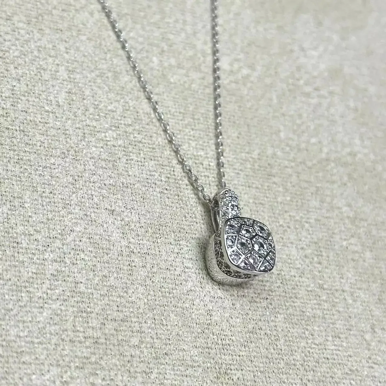 10.6mm Honeycomb Pendant Platinum Plated Candy Style Silver Zircon Square Necklace for Women Fashion Jewelry Gift