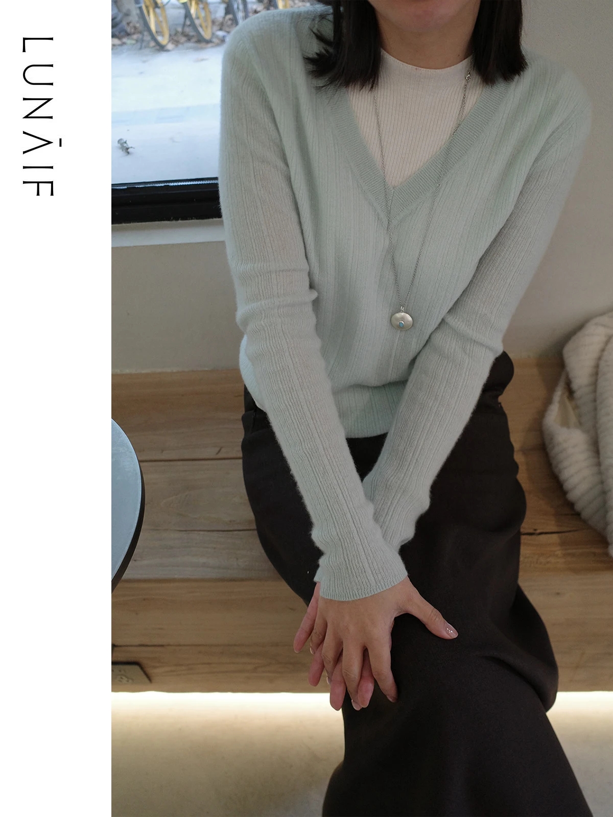 

Женский вязаный свитер LUNAIF с V-образным вырезом, мягкий, свободного кроя, теплый, с полосатым дизайном, с длинными рукавами