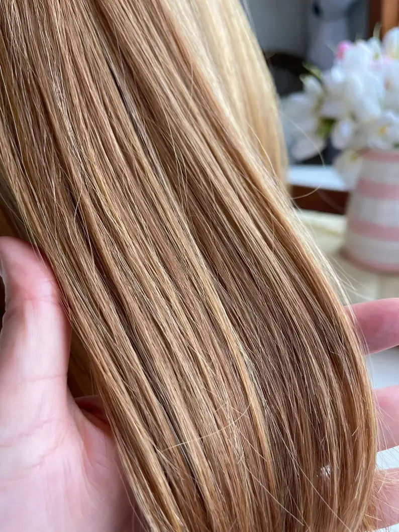 شعر مستعار طبيعي واقعي مقطّع مسبقًا بطول 12 بوصة، شعر مستعار صناعي بدانتيل أمامي طبيعي مفرود، غطاء متوسط الحجم #5