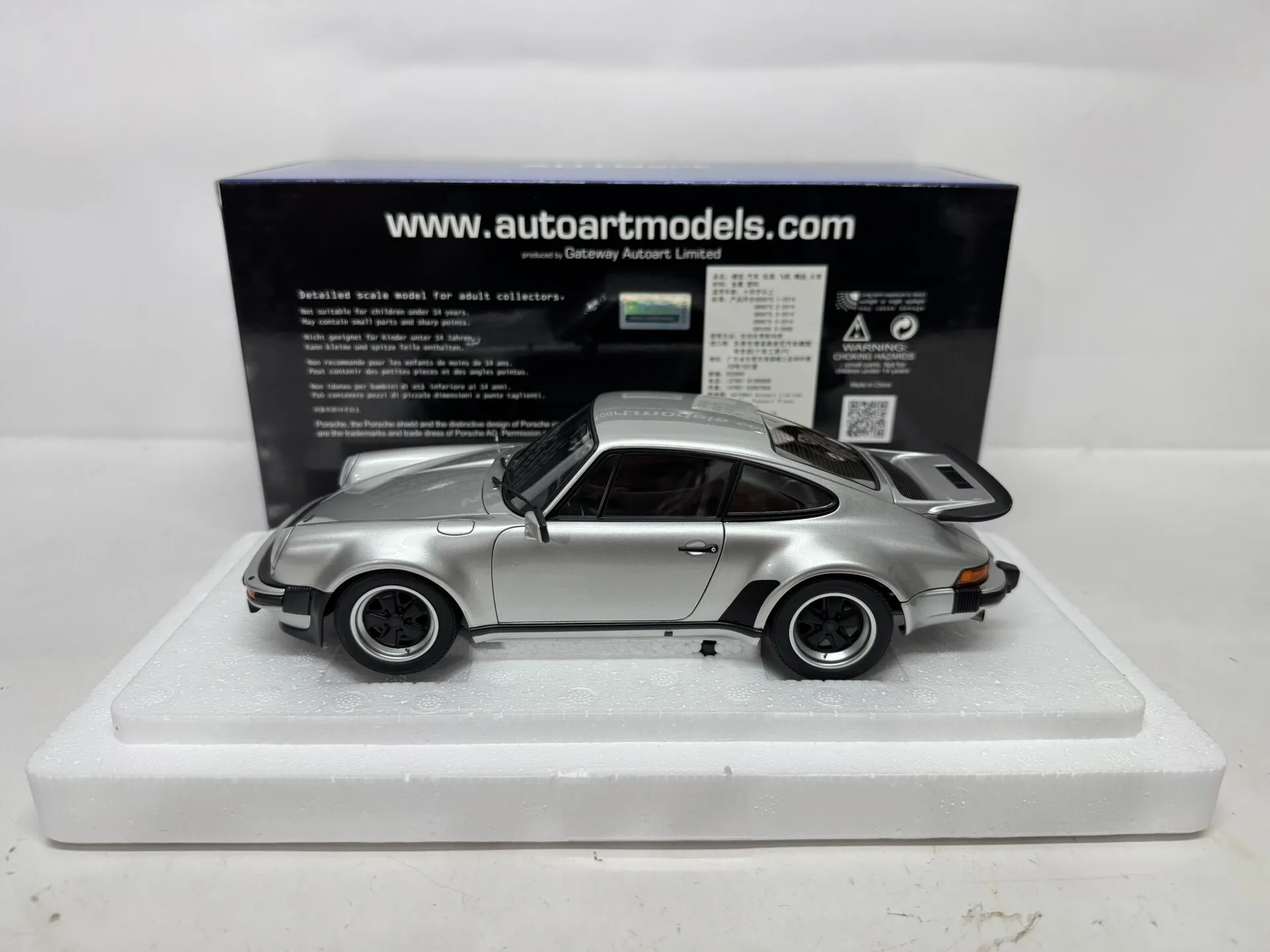 Autoart 1:18 930 Turbo 3.0 Silver Simulation Limited Edition All Open Alloy Metal Static Car Model Toy Gift