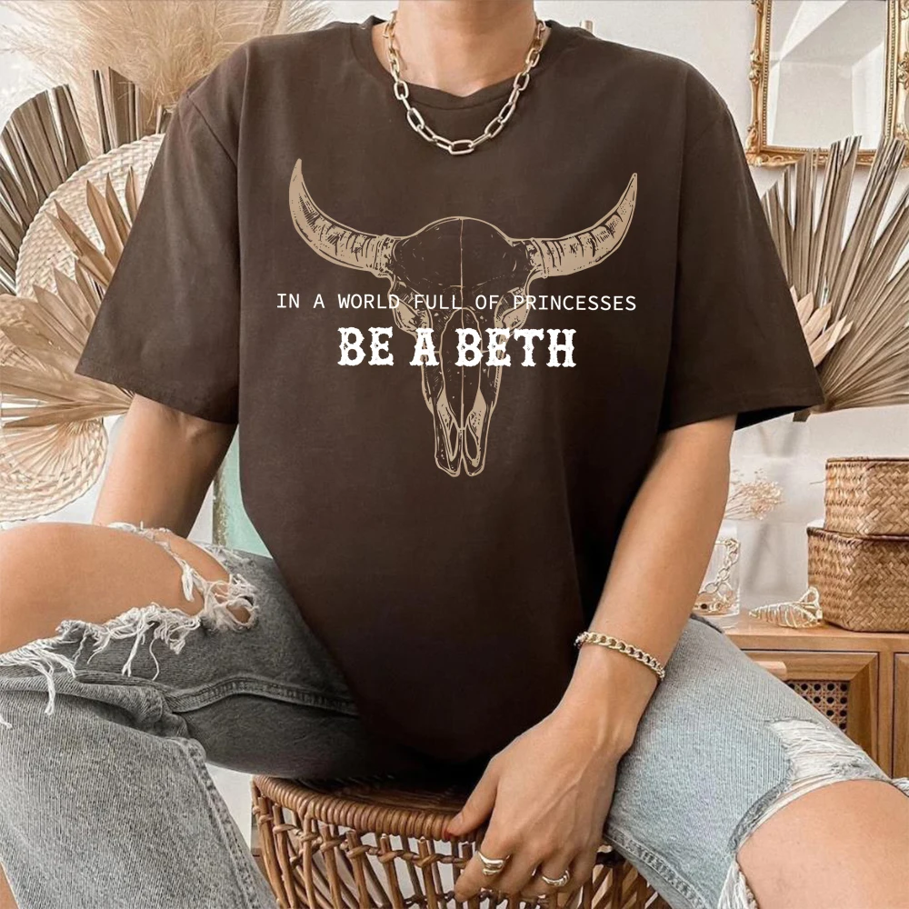 In A World of Princesses Be A Beth Shirt Boho Cow Skull Howdy T-shirt Yellowstone Dutton Ranch Shirt Rip Wheeler Beth Dutton Tee