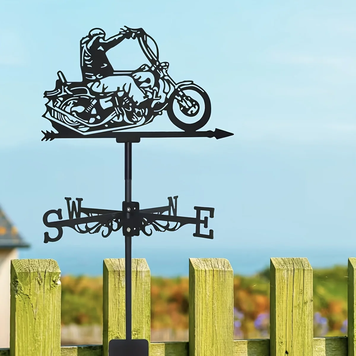 2D Retro motorcycle metal wind vane - durable iron weather indicator, suitable for courtyards, roofs, lawns - perfect choice