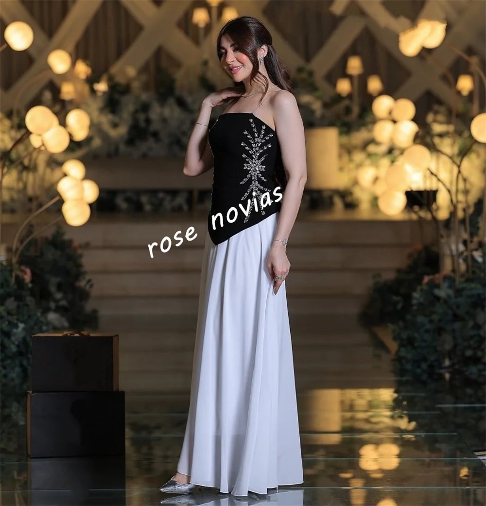 Abito da sera personalizzato di alta qualità con abiti lunghi senza spalline con strass Occasioni su misura Prom Elegante ospite di nozze per feste