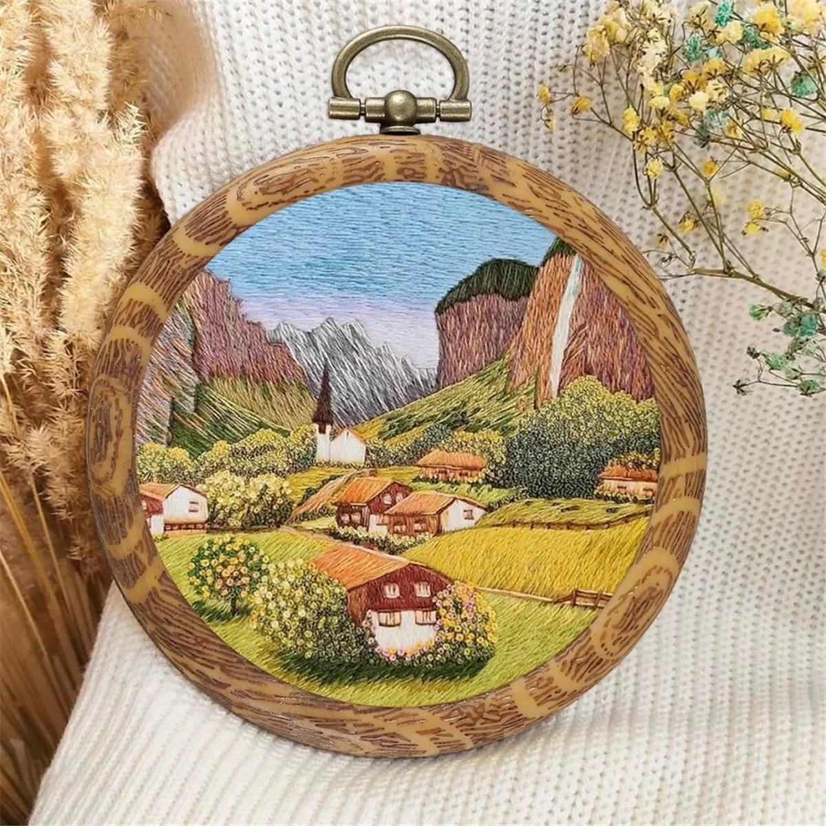 新しい10個の丸型刺繍枠、3インチ模造木製刺繍ディスプレイフレームキット、DIYアートクラフト縫製と吊り下げ用