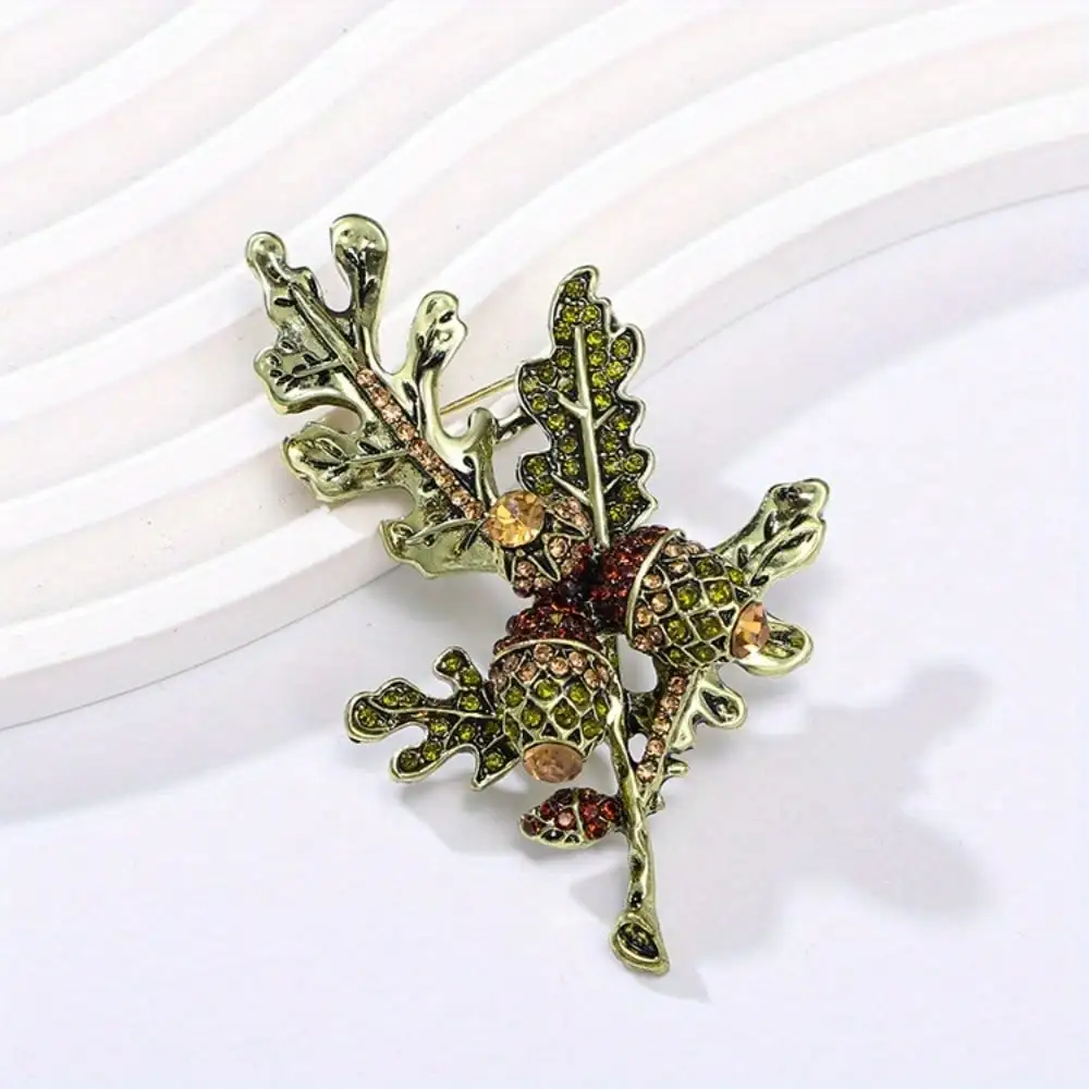 Vintage Gold-Tone Acorn & Oak Leaf Brooch , Detailed Botanical Pin for Autumn Enthusiasts & Jewelry Collectors, Ideal Gifting