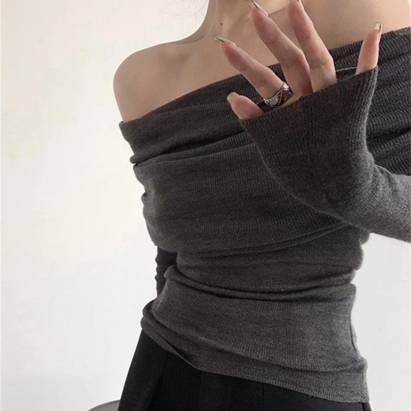

Elegant French one-shoulder gentle knitted blouse for autumn and winter, sexy slim off-the-shoulder long-sleeved pullover sweate