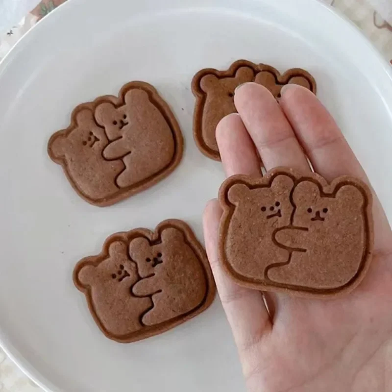 Cute Bear Cookie Cutters Cartoon Cuddle Bear Animal Biscuit Cutting Mold DIY Fondant Embosser Cake Decor Tools Baking Supplies