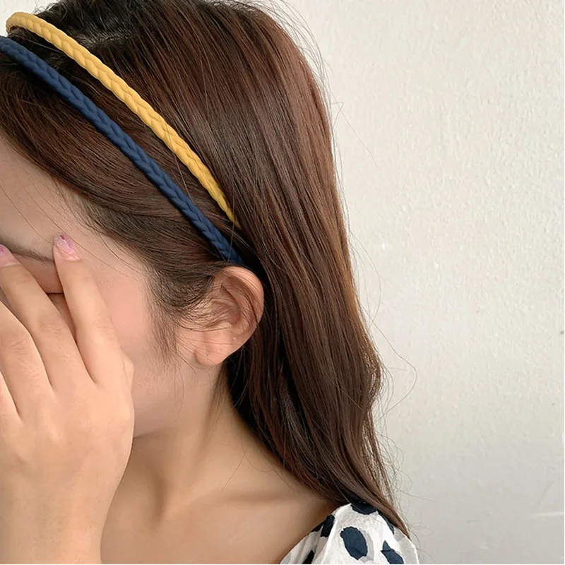

Solid Color Twist Plastic Hair Band Wash Face and Hair Bundle Women's Daily Scrunchie Hair Accessories