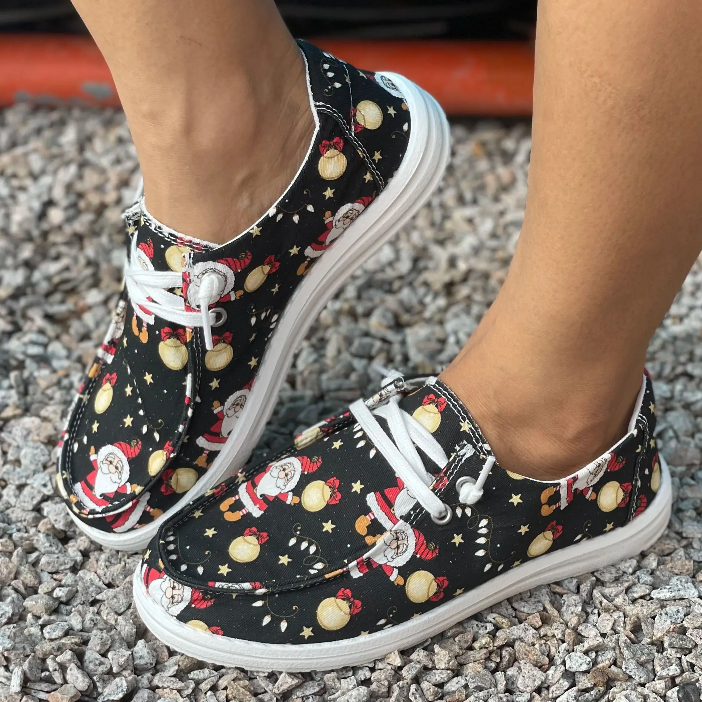 

Новые женские осенне-зимние модные топсайдеры с Санта-Клаусом и звездами, повседневная обувь с принтом, удобная мягкая подошва, легкая повседневная женская обувь большого размера