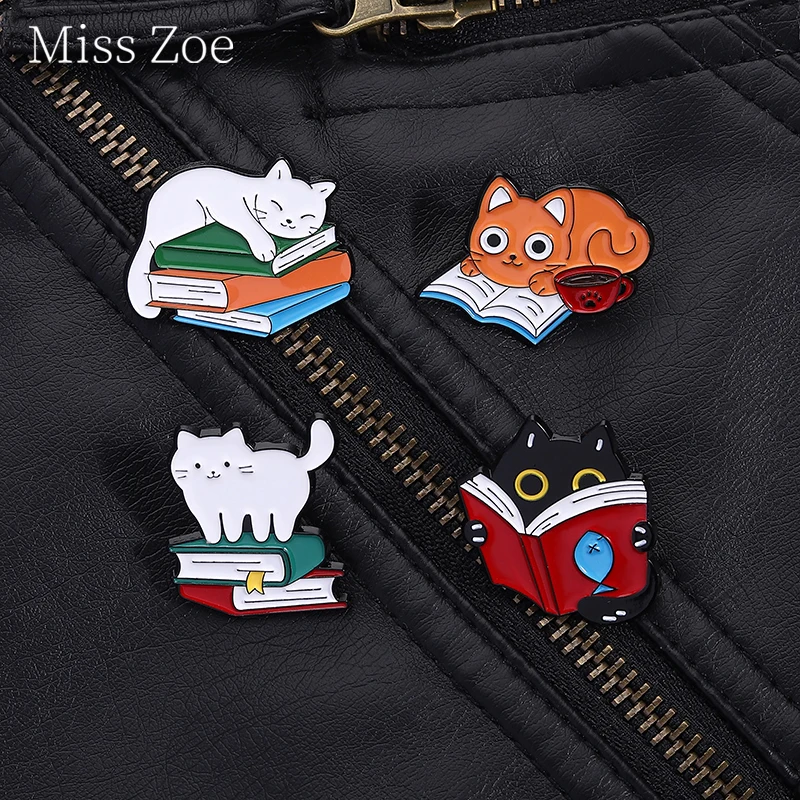 Red Cover Reading Book Cute Cat Enamel Pins Funny Animal Bookworms Love To Learn Brooch Backpack Lapel Badge Jewelry Gifts ﻿