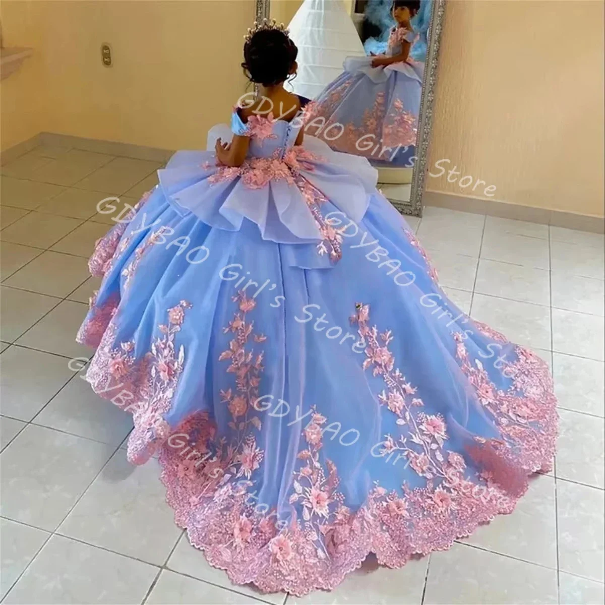 Vestido de baile Vestidos de niña de flores para boda 2025 Apliques de encaje Vestido de desfile de princesa Vestidos hechos a medida de primera comunión para niños