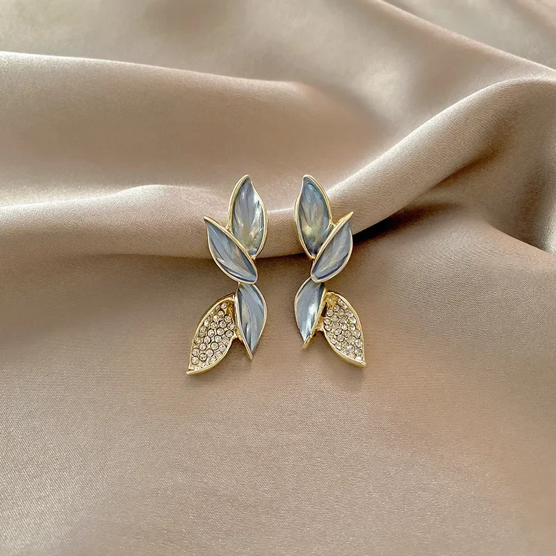 Trend Blue White Leaf Rhinestone Drop Earrings Women Simple Rhinestone Brincos Jewelry Birthday Friend Christmas Gift