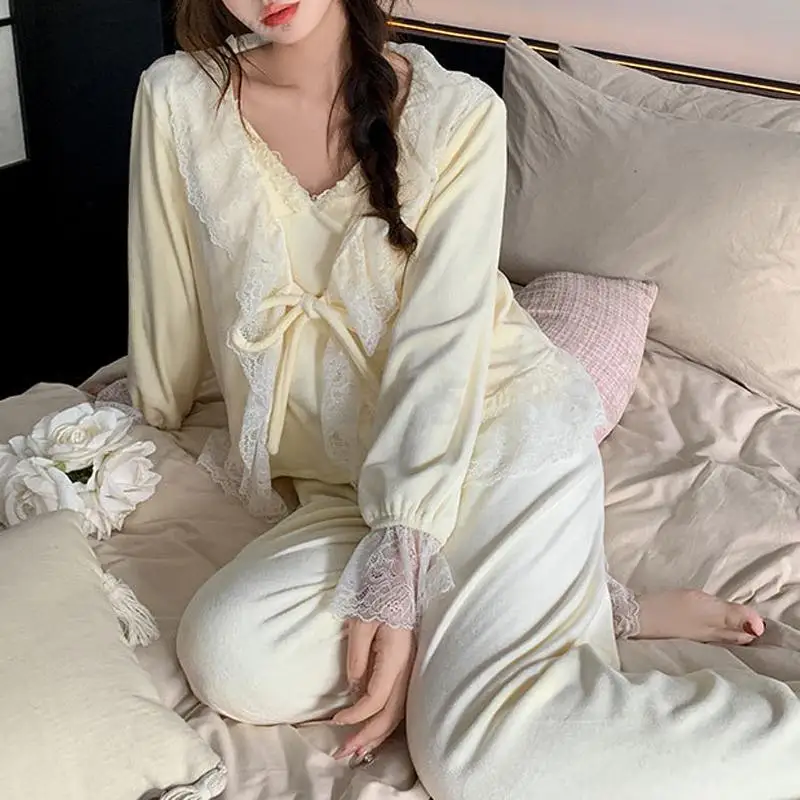 

Сексуальная милая кружевная домашняя одежда, одежда для сна, топ на бретелях, кардиган с длинными рукавами, брюки, пижамы, комплект из 3 предметов, осенне-зимняя бархатная одежда для дома