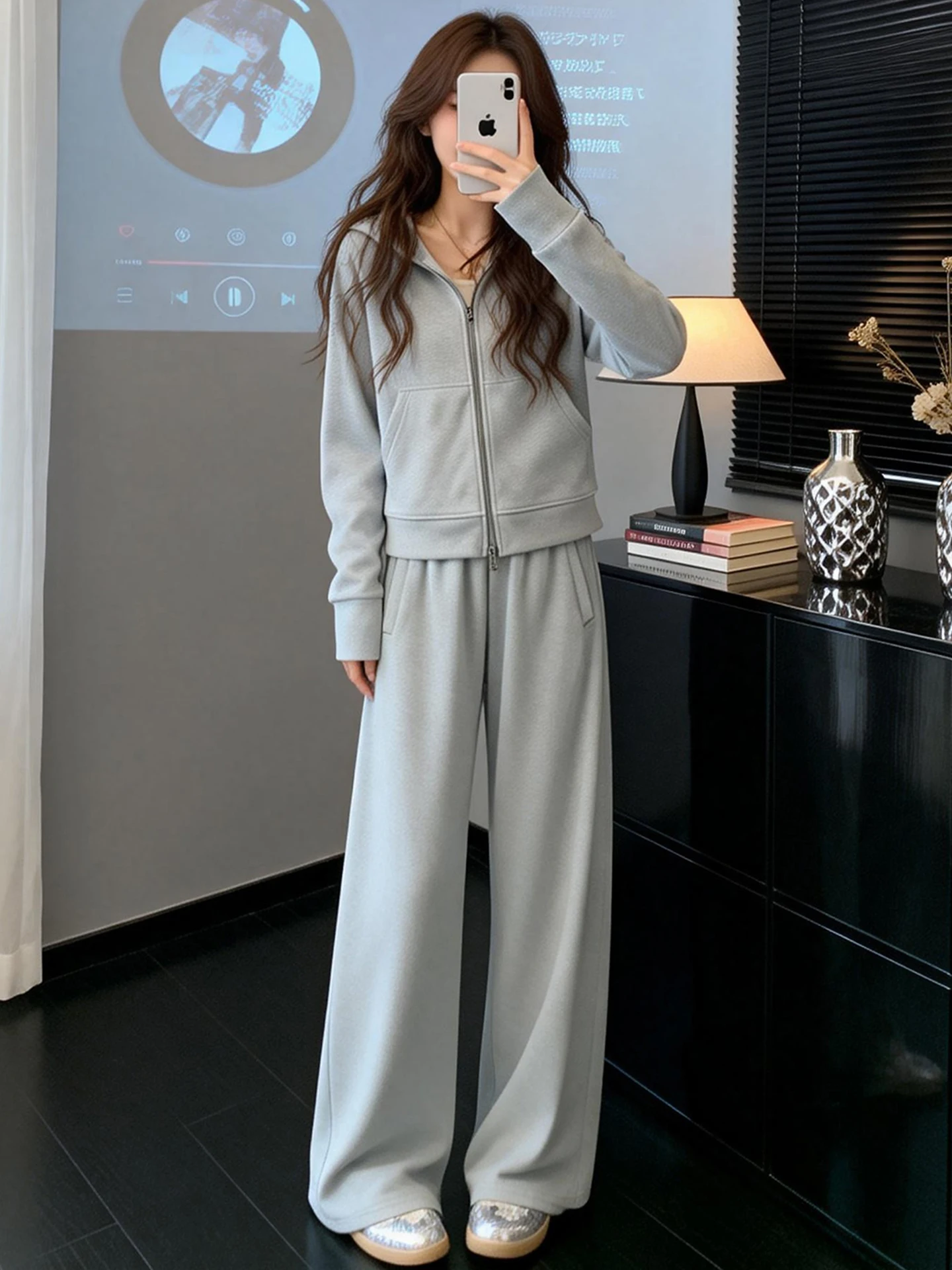 

Casual Sportswear Set Women's 2026 Spring Autumn Slimming Stylish Short Jacket Wide Leg Pants Running Suit Two Piece Set
