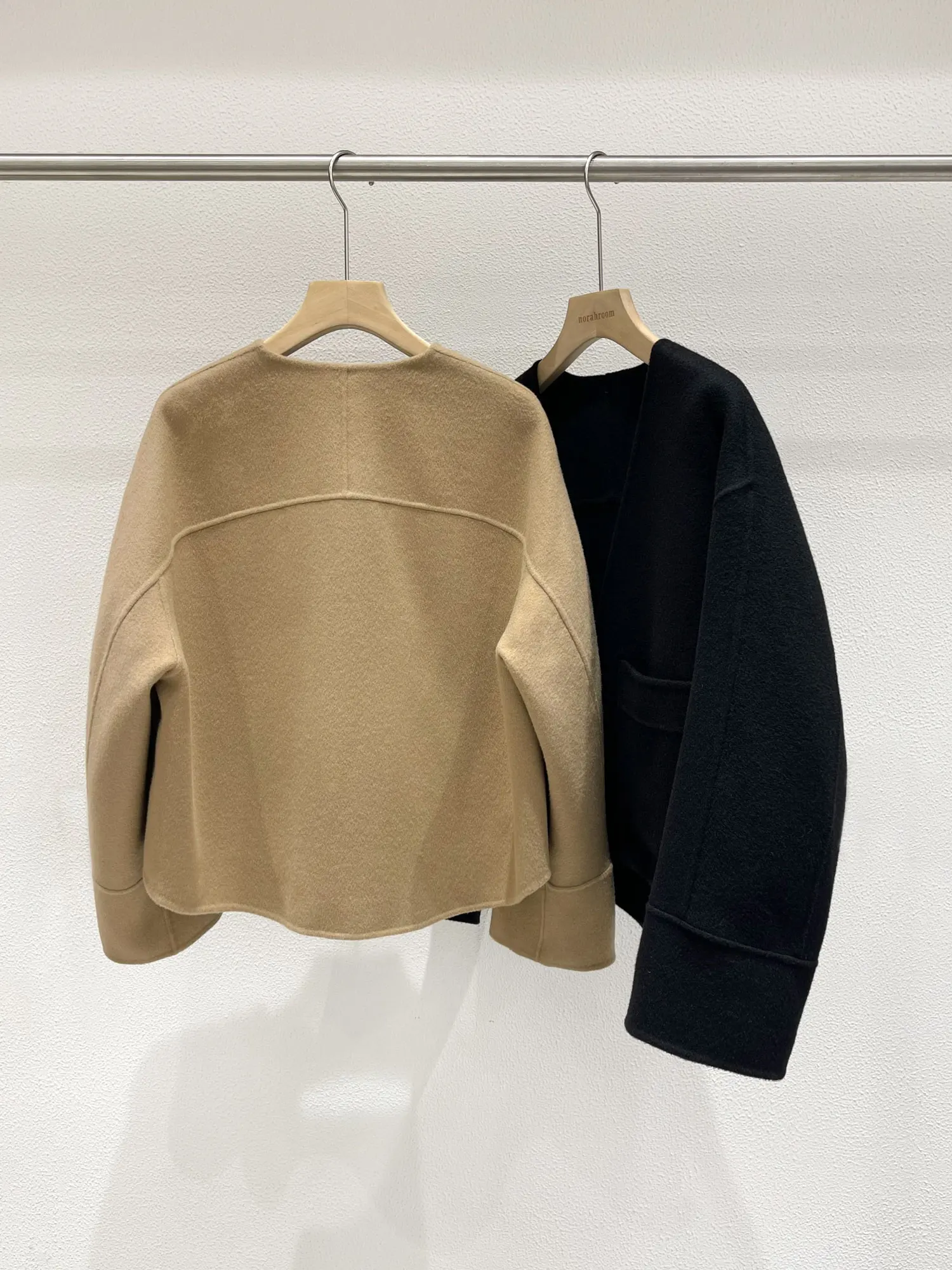 معطف نوك شياولا الأصلي لخريف 2025، تصميم جديد من ماركة SIS، معطف قصير أنيق بدون أزرار للعمل، نسخة كورية مستقيمة من مزيج الصوف