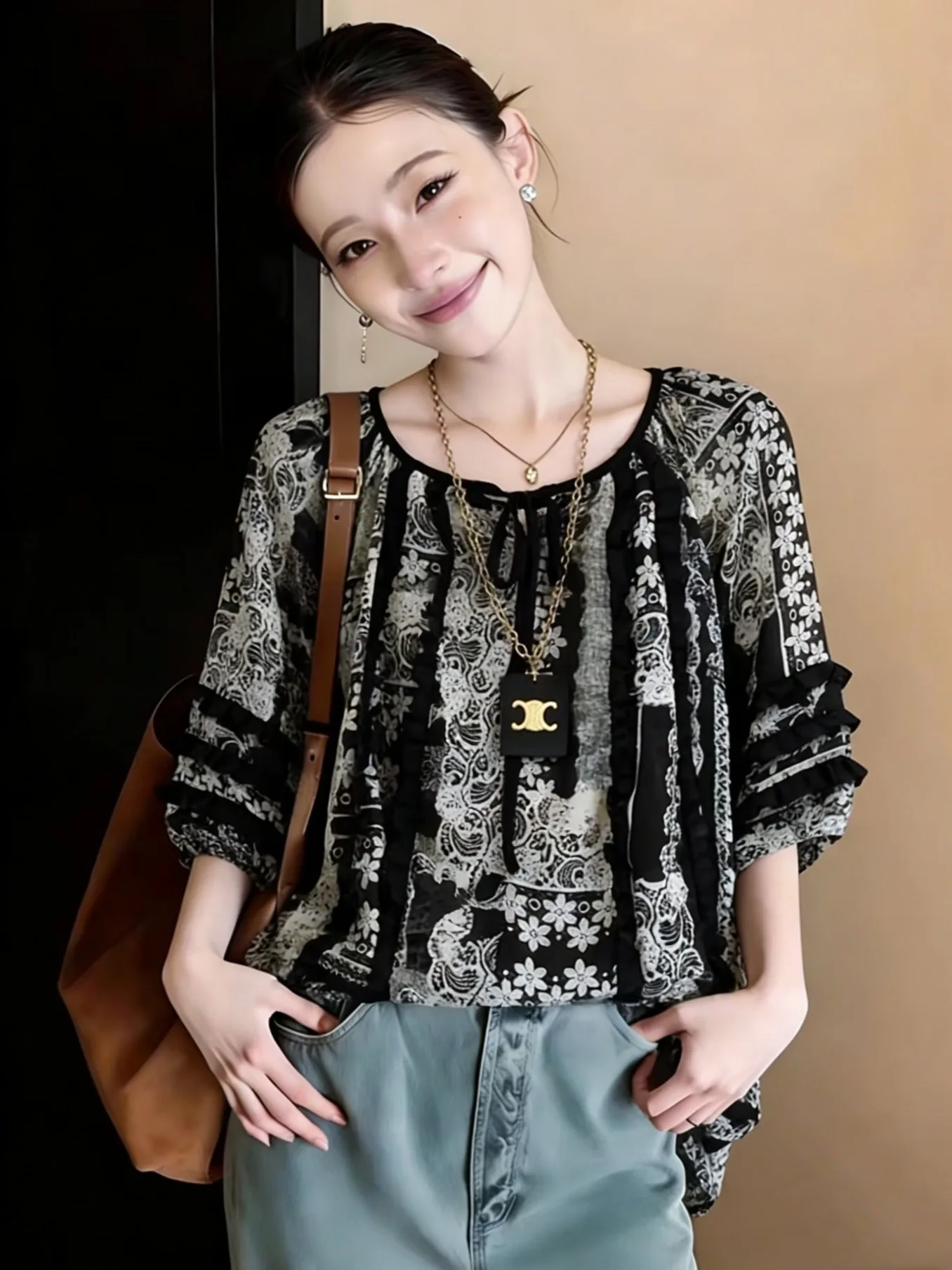 

Женская летняя рубашка больших размеров с круглым вырезом и цветочным принтом, свободный крой, модный и стильный топ в корейском стиле из тонкого материала