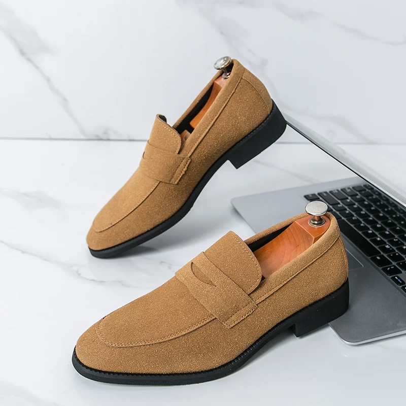 

Retro Men Business Loafers Men Casual One-foot Light Comfortable Fashionable Small Leather Shoes Gentleman Shoes Men
