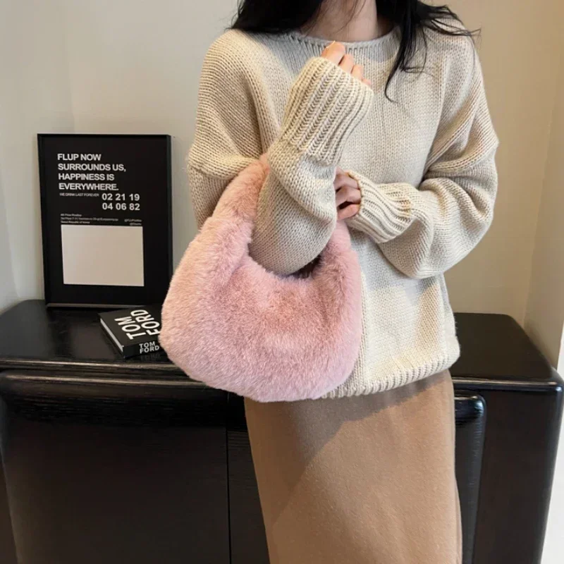 

New Autumn Winter Women's Portable Plush Bag Fashion Versatile Soft Plush Ladies Design Handbag Simple Solid Color Wrist Bag