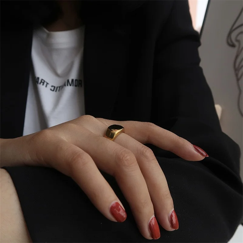 Ring Female Cut Round Face Gold Plated Ring with Minimalist Temperament Titanium Steel Smooth Face Ring