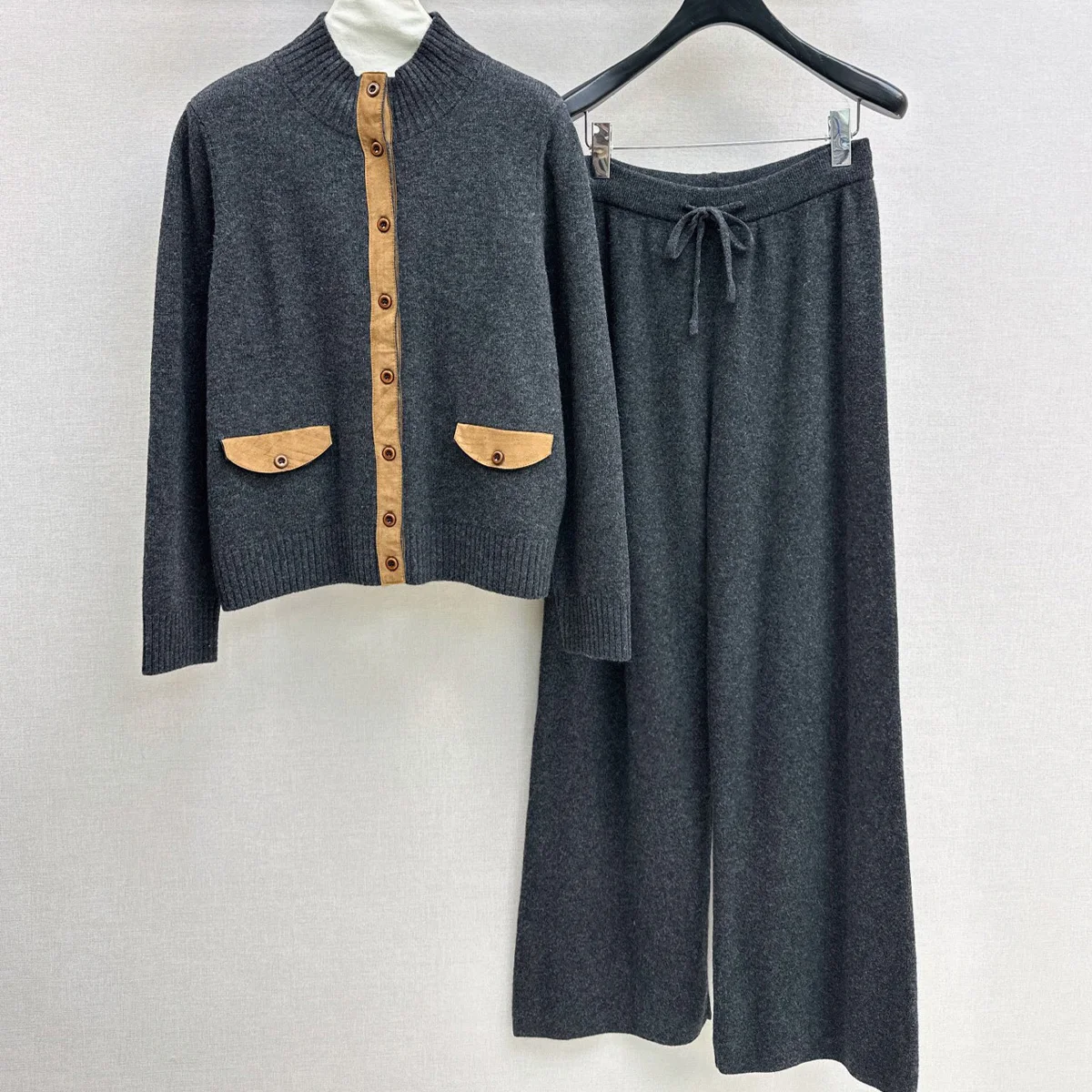 High Quality Women Contrast Patch Knit Two Piece Set Stand Collar Button Cardigan + Drawstring Wide Leg Pants Outfit lyt26102142