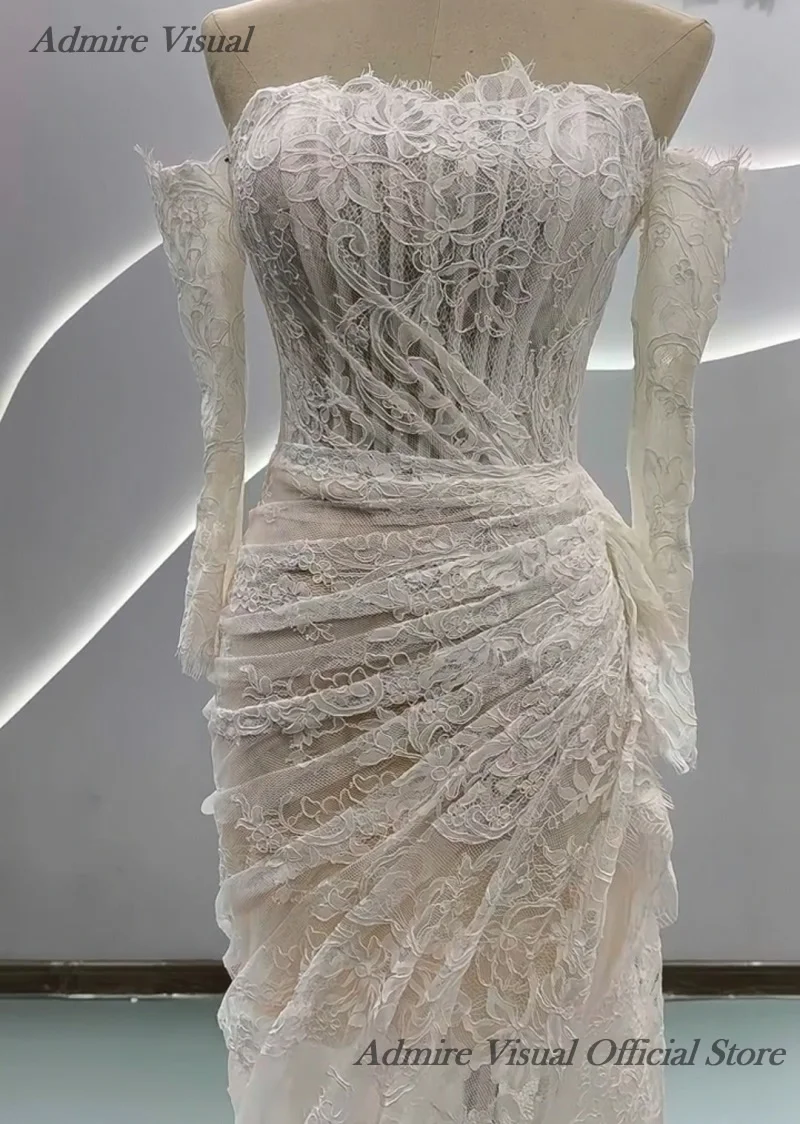 Admire robe de mariée visuelle sirène dentelle col bateau manches longues hors de l'épaule avec robes de mariée personnalisées fendues