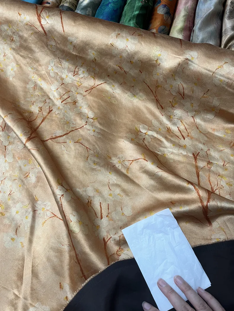 نسيج حرير حقيقي على الطراز الصيني ، خيوط شيونغسام 50Momm ، شيونغسام عتيق ، ملابس فستان ، قماش مصمم ، جودة عالية