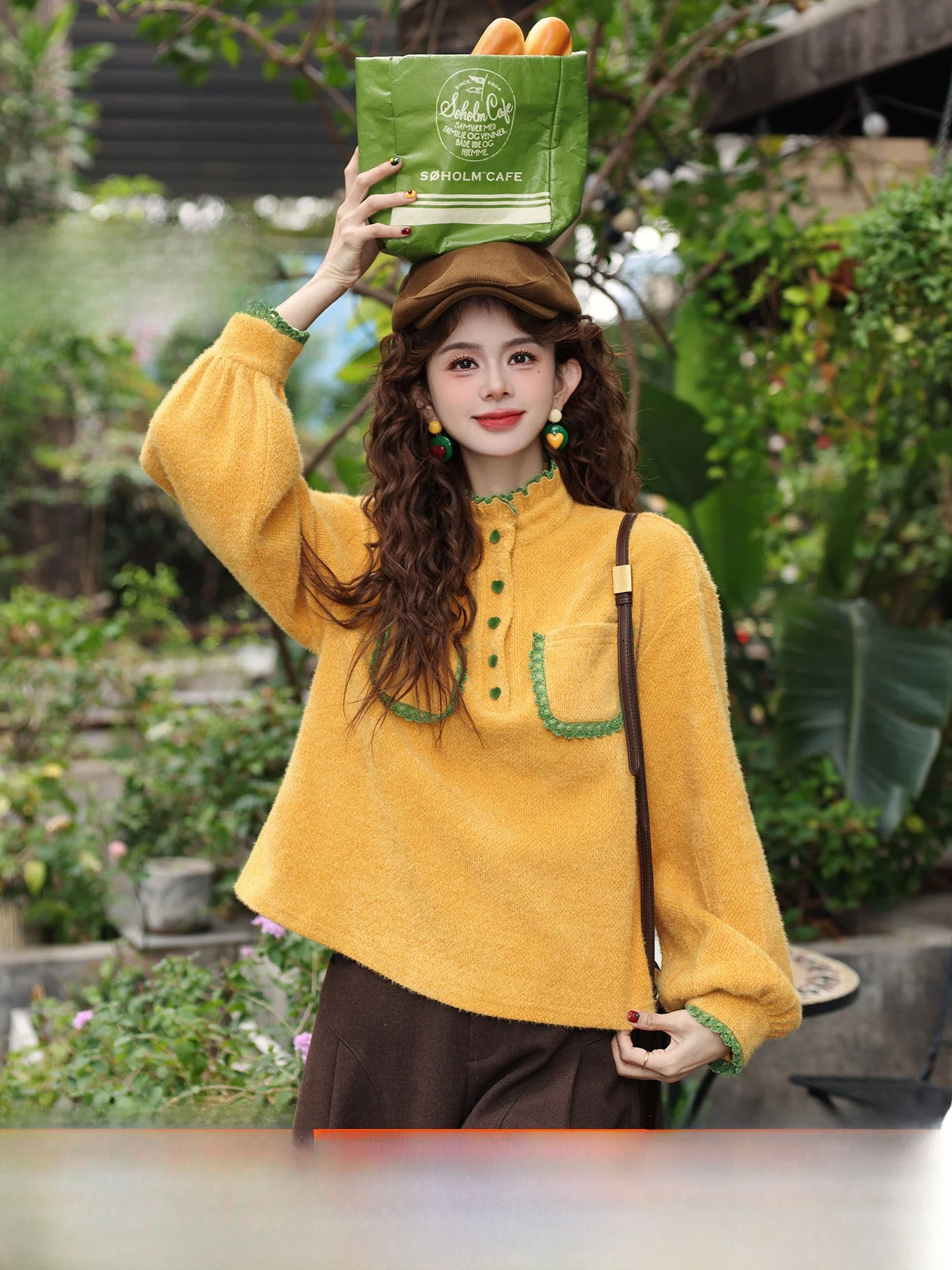 

Осенне-зимняя женская теплая вязаная кофта с воротником-стойкой в винтажном стиле «Хонконг» от Thi Long Sve, модель Sle Chendi