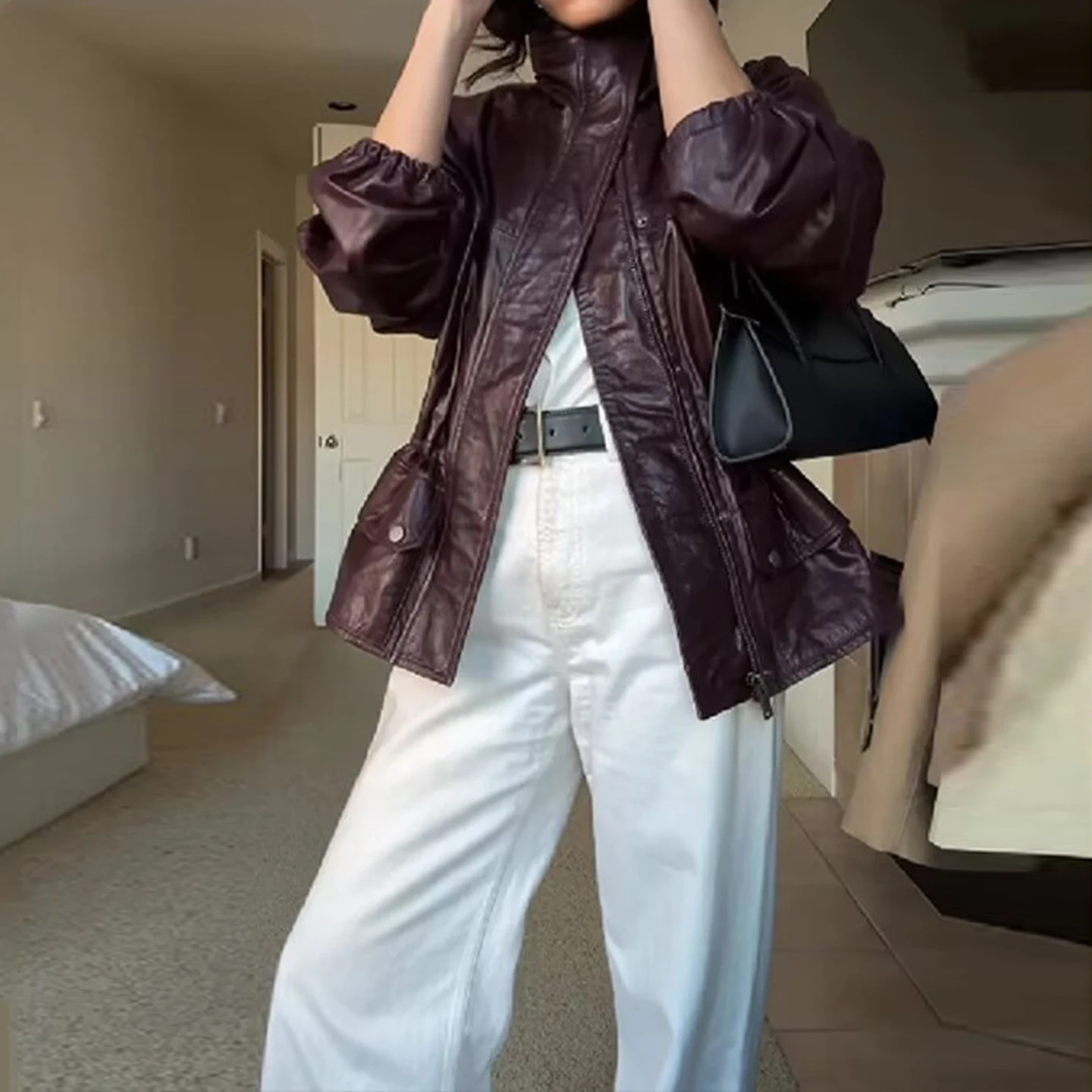 Jaqueta de Couro Casual Fena da Moda Outono 2025 Simples Versátil Moderna com Zíper Manga Longa Gola Alta