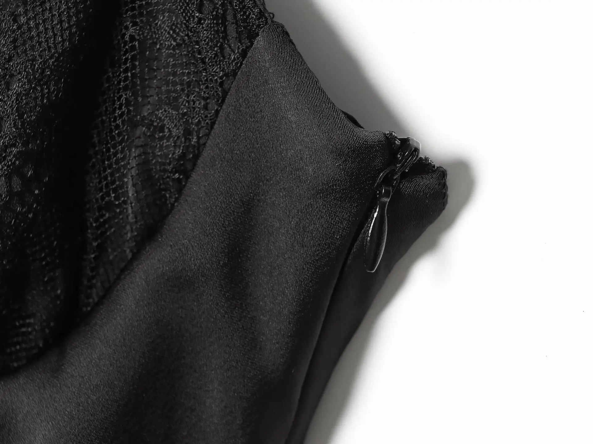 Y2K Casual Slim Black Women's Shirt Elegant Design Versatile Lace Satin Texture Top Summer 2026 New Style
