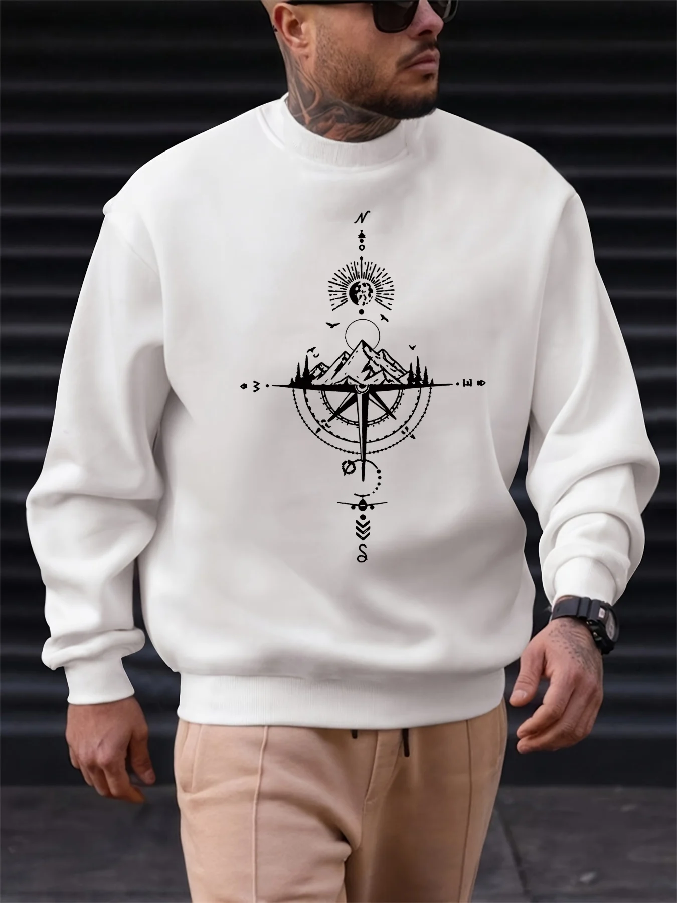 Men's autumn and winter fashionable casual loose compass and mountain graphic printed long sleeved round neck sweatshirt